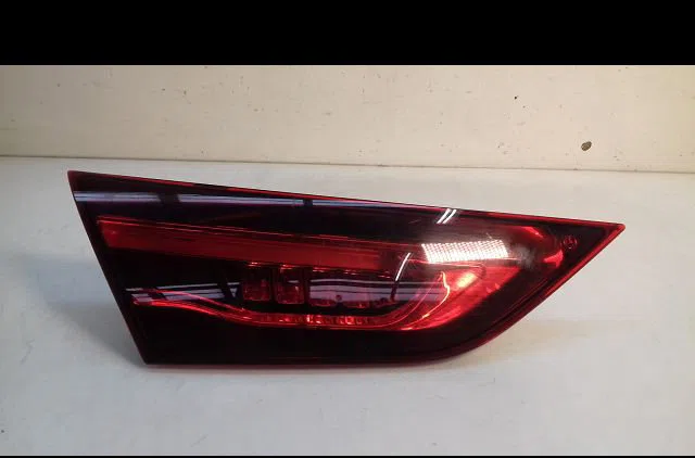 Feu arrière interieur gauche Mercedes-benz CLA (C118) Cla 250 e (118.386) (2020) occasion