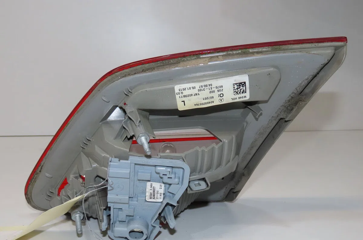 Feu arrière interieur gauche Mercedes-benz CLASSE B Sports Tourer (W246, W242) B 180 cdi (246.200) (2011-2014) occasion