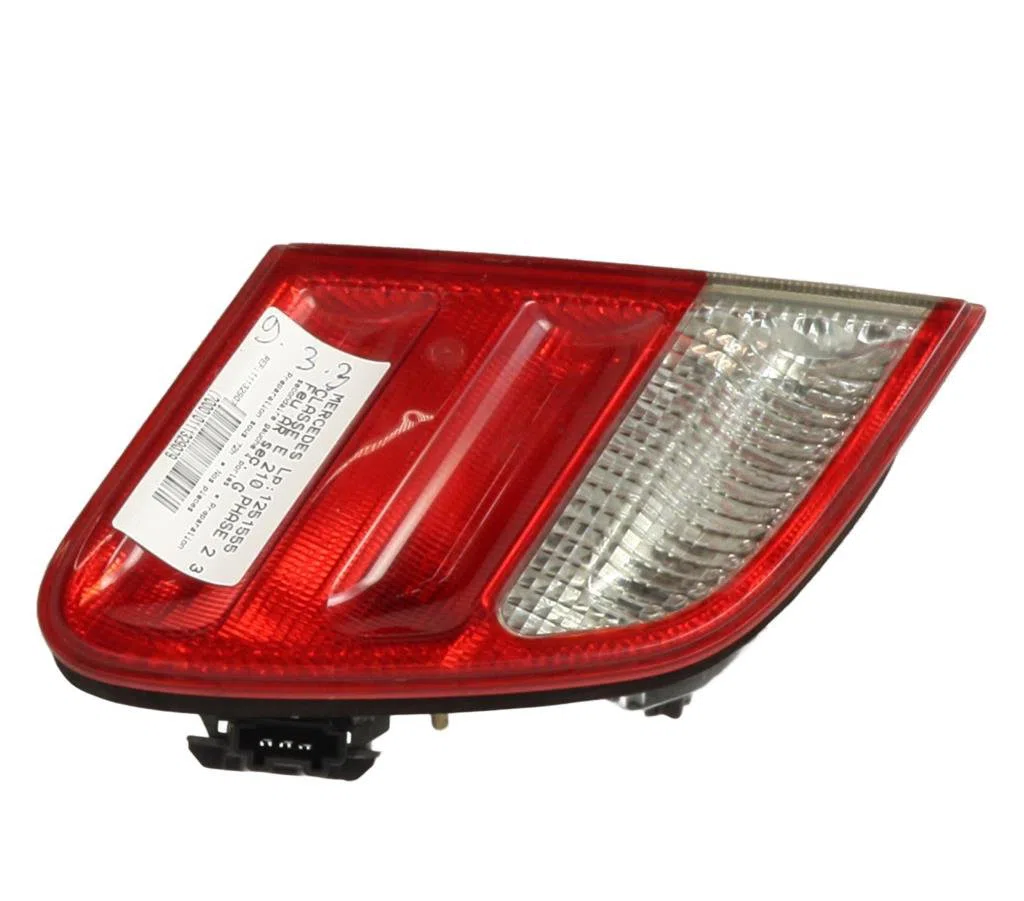 Feu arrière interieur gauche Mercedes-benz CLASSE E (W210) E 320 (210.065) (1997-2002) occasion