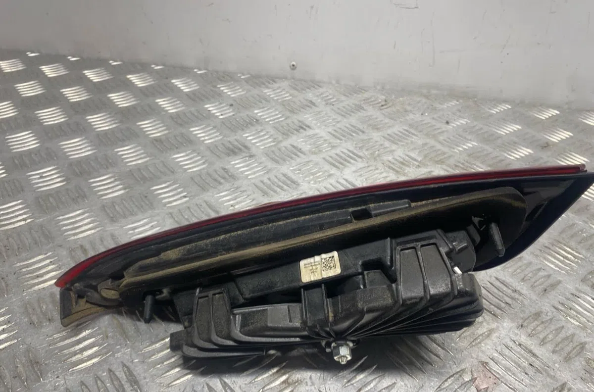 Feu arrière interieur gauche MERCEDES CLASSE A 177 PHASE 2 occasion