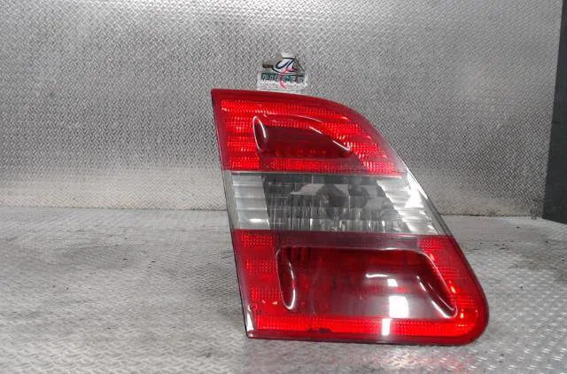 Feu arrière interieur gauche MERCEDES CLASSE B 245  CLASSE B 245 PHASE 2 occasion