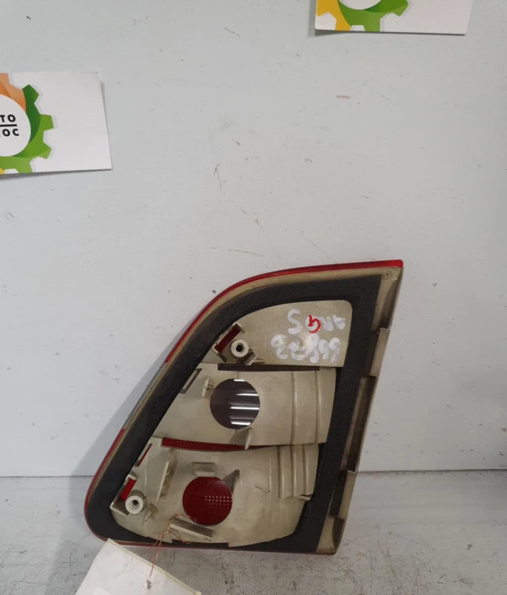 Feu arrière interieur gauche MERCEDES CLASSE B 245 PHASE 2 occasion