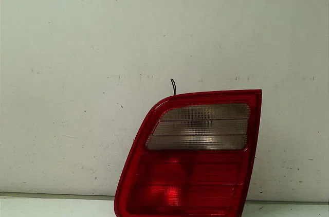 Feu arrière interieur gauche MERCEDES CLASSE B I 1998 occasion