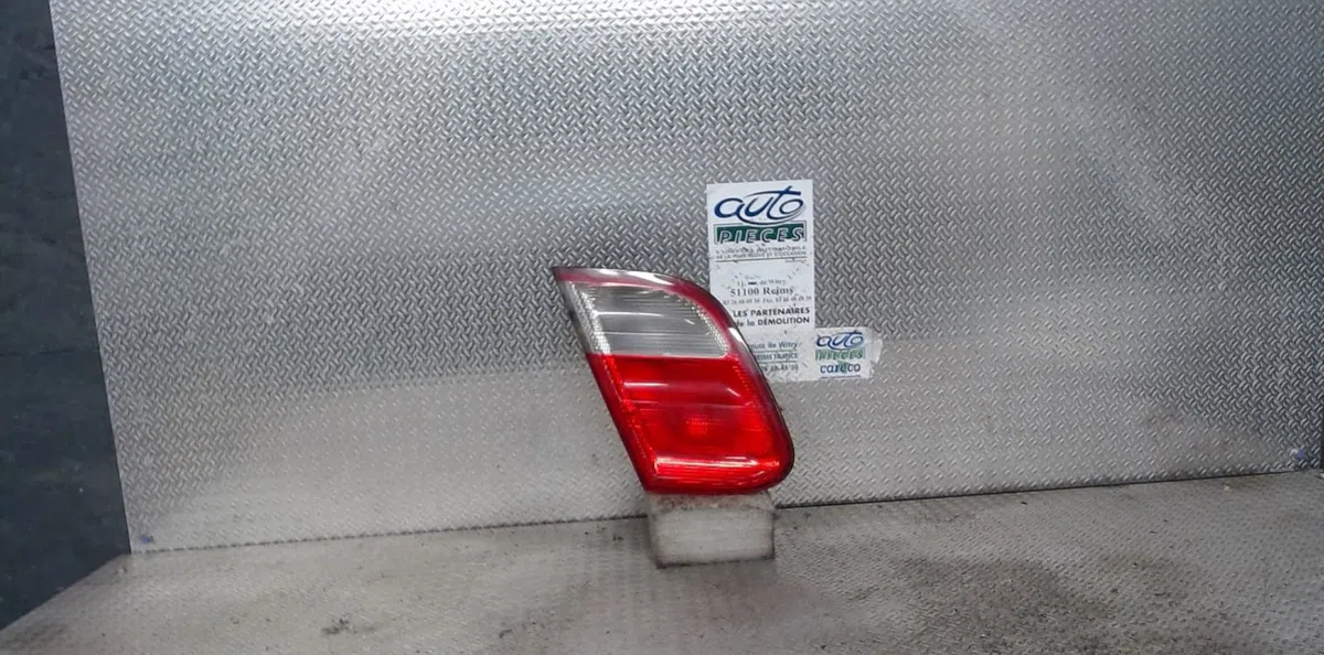 Feu arrière interieur gauche MERCEDES CLASSE CLK 208  CLASSE CLK 208 PHASE 1 COUPE occasion