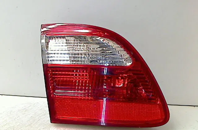 Feu arrière interieur gauche MERCEDES CLASSE E III 2006 occasion