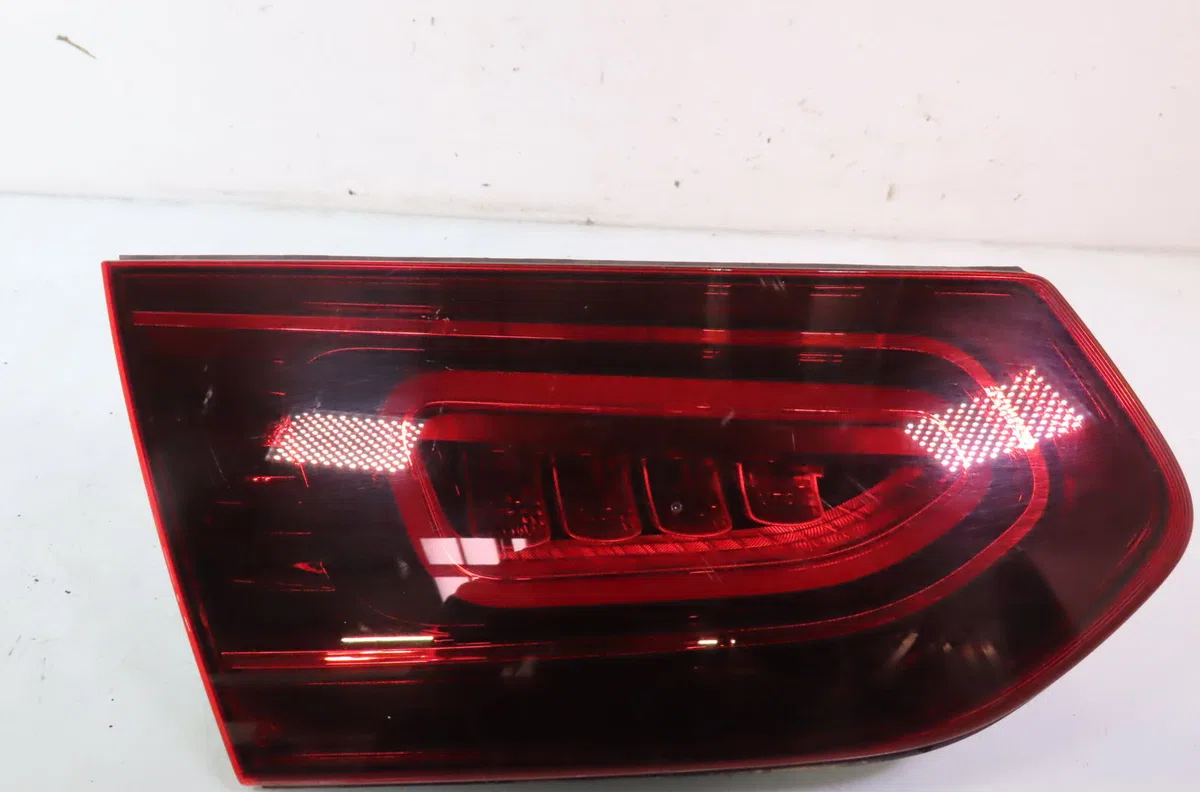 Feu arrière interieur gauche MERCEDES GLC occasion