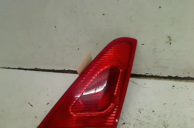 Feu arrière interieur gauche Mitsubishi COLT VI (Z3_A, Z2_A) 1.3 (z21a) (2004-2012) occasion