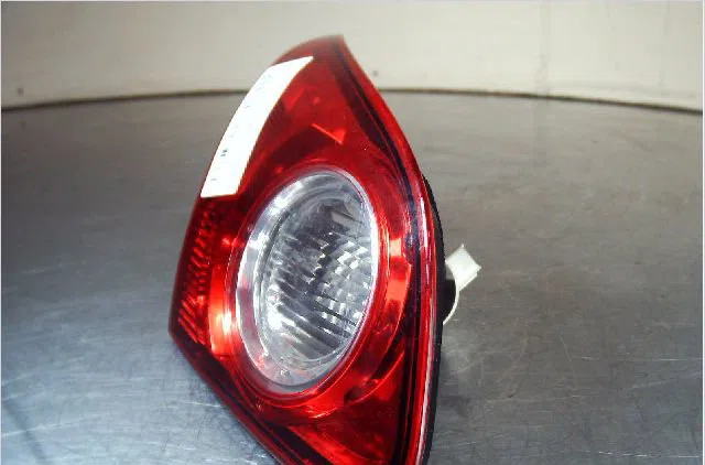 Feu arrière interieur gauche Nissan QASHQAI - QASHQAI 2 I (J10, NJ10, JJ10E) 2.0 dci (2007-2013) occasion