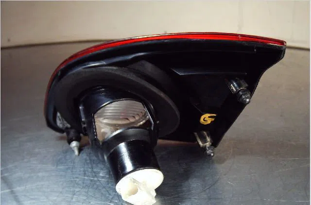 Feu arrière interieur gauche Nissan QASHQAI - QASHQAI 2 I (J10, NJ10, JJ10E) 2.0 dci (2007-2013) occasion