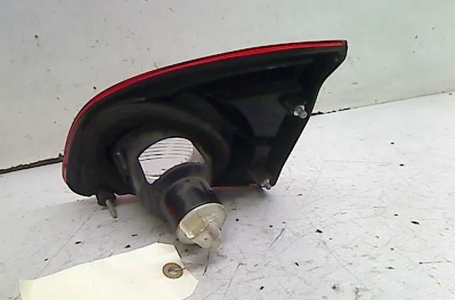 Feu arrière interieur gauche Nissan QASHQAI - QASHQAI 2 I (J10, NJ10, JJ10E) 2.0 dci (2007-2013) occasion