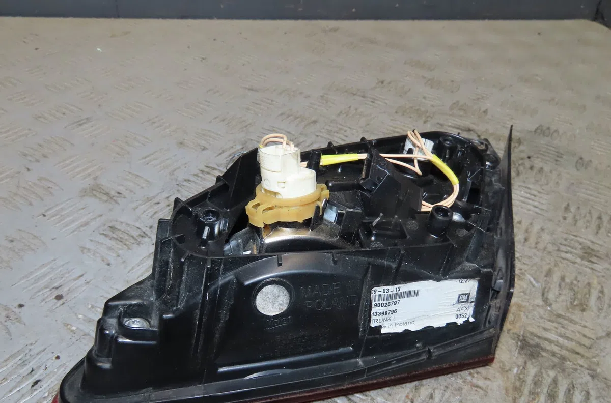 Feu arrière interieur gauche Opel ASTRA J GTC 1.4 (08) (2011-2015) occasion