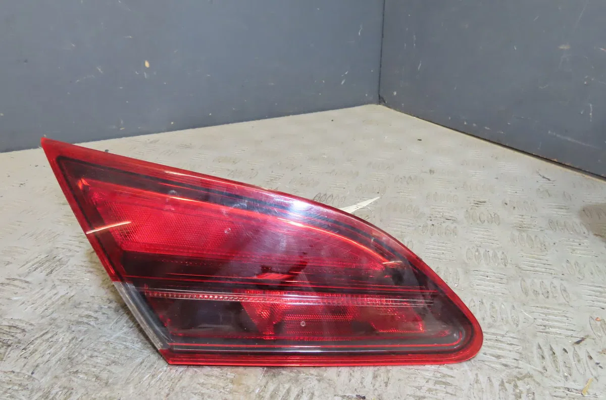 Feu arrière interieur gauche Opel ASTRA J GTC 1.4 (08) (2011-2015) occasion