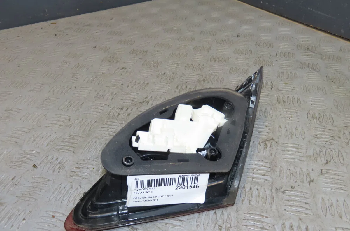 Feu arrière interieur gauche Opel ASTRA J (P10) 1.6 cdti (68) (2013-2015) occasion