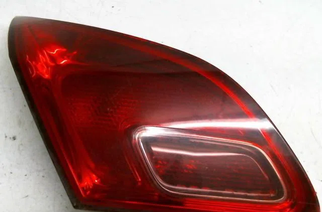 Feu arrière interieur gauche Opel ASTRA J (P10) 1.7 cdti (68) (2009-2015) occasion