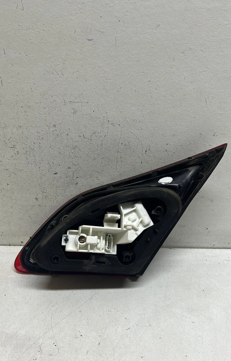 Feu arrière interieur gauche Opel ASTRA J (P10) 1.7 cdti (68) (2009-2015) occasion