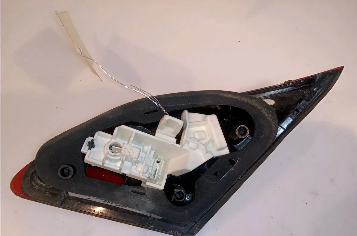 Feu arrière interieur gauche Opel ASTRA J (P10) 1.7 cdti (68) (2009-2015) occasion