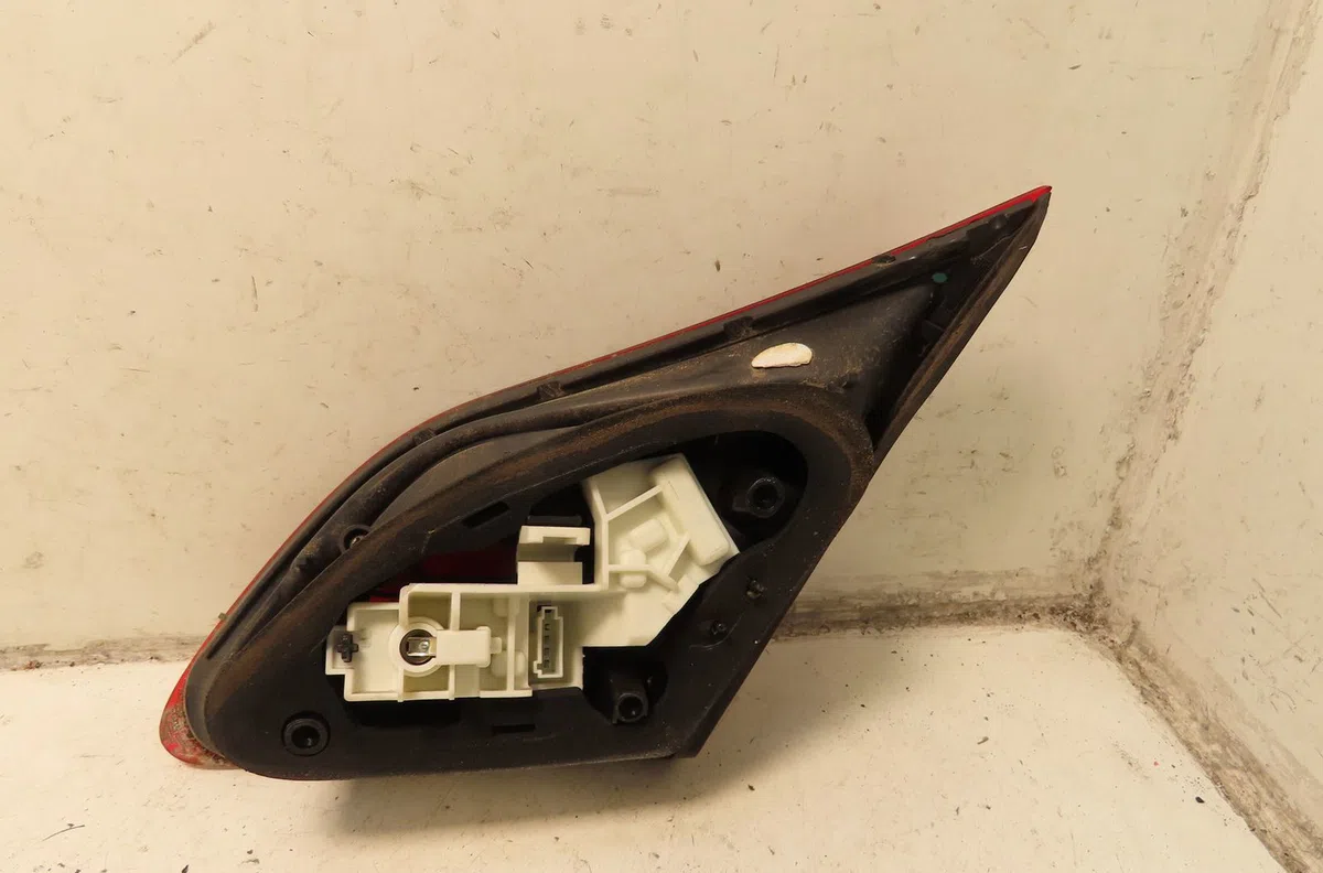 Feu arrière interieur gauche Opel ASTRA J (P10) 2.0 cdti (68) (2009-2015) occasion
