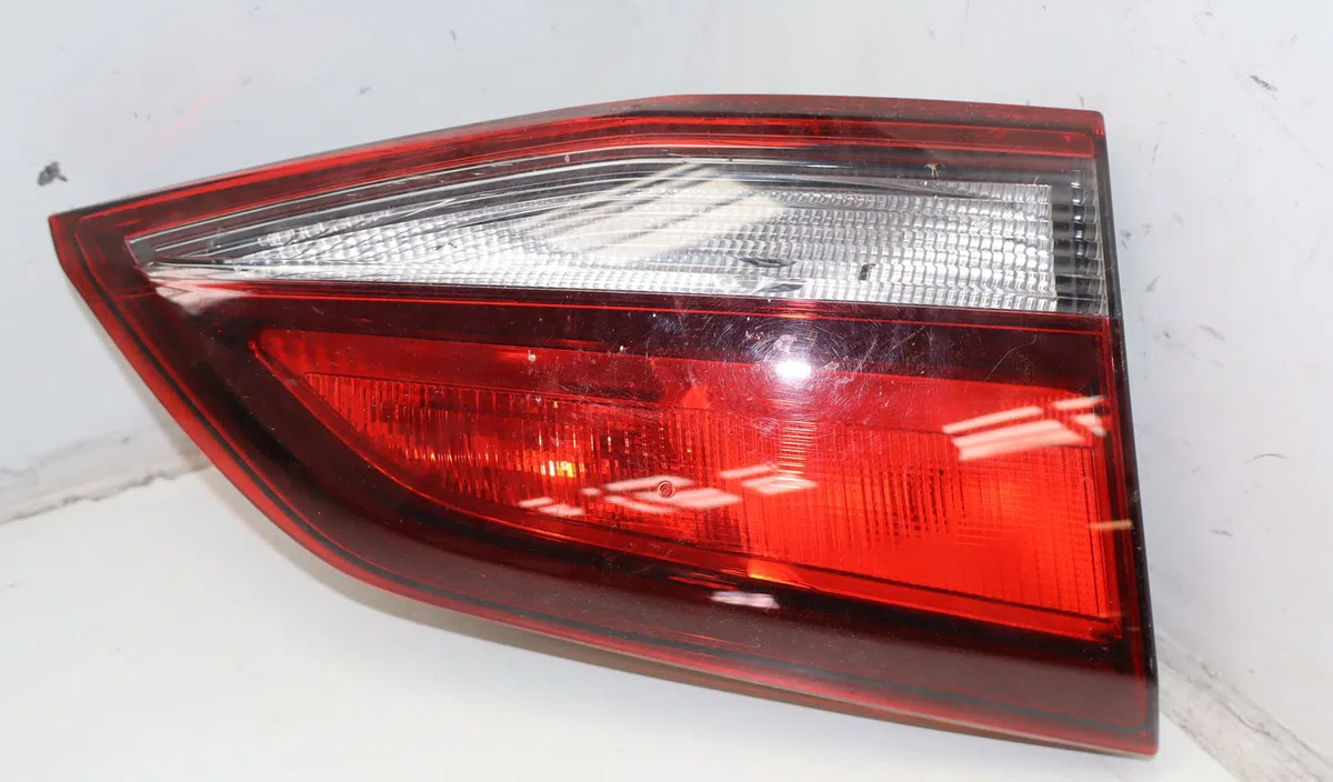 Feu arrière interieur gauche Opel ASTRA K Sports Tourer (B16) 1.6 cdti (35) (2015) occasion