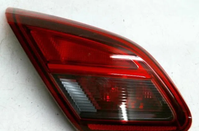 Feu arrière interieur gauche Opel CORSA E (X15) 1.4 turbo (08, 68) (2014-2019) occasion