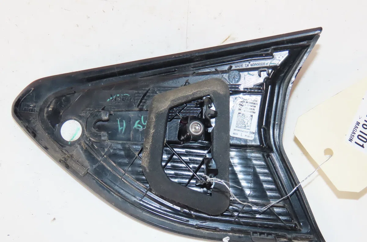 Feu arrière interieur gauche Opel CORSA F 1.5 (68) (2019) occasion