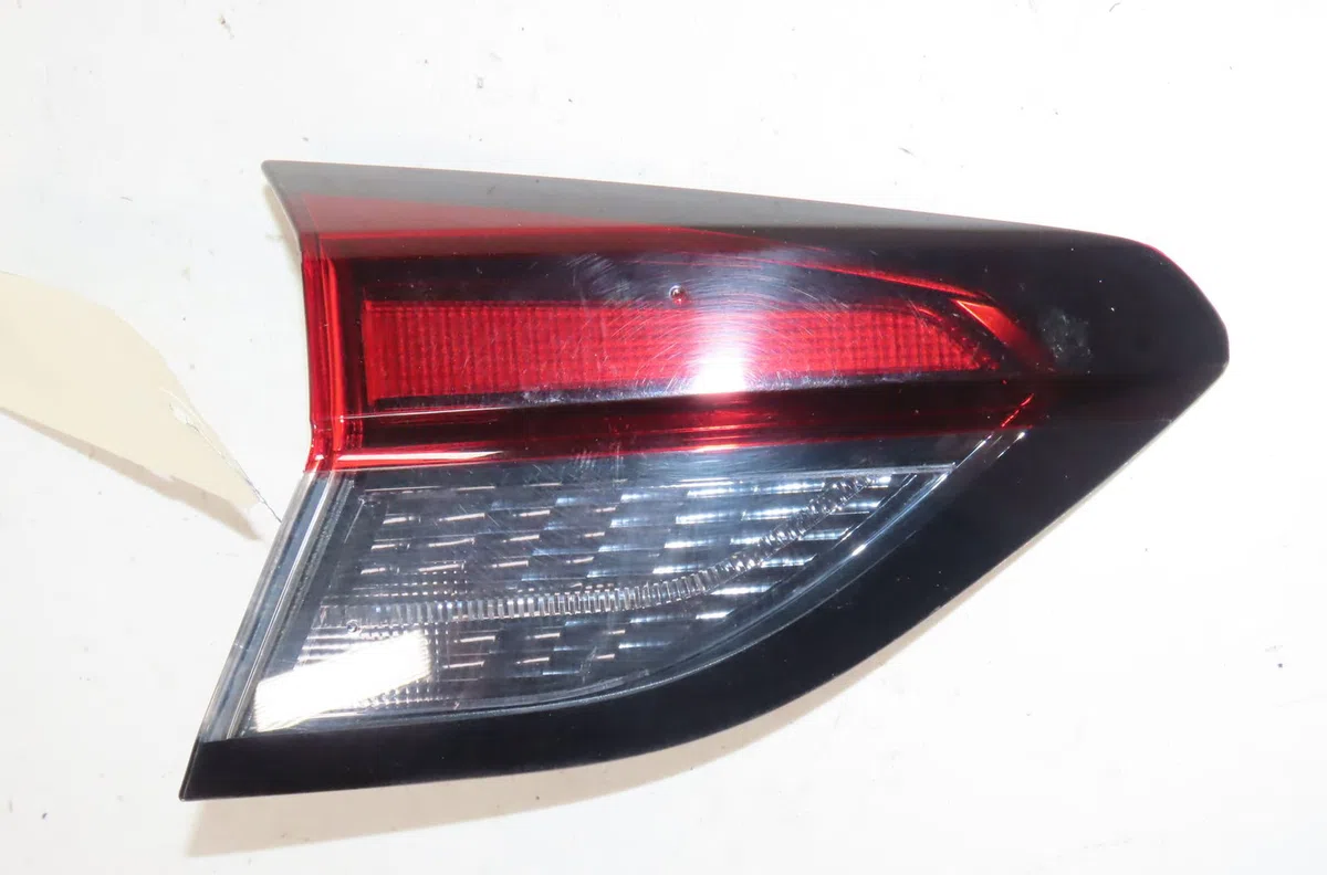 Feu arrière interieur gauche Opel CORSA F 1.5 (68) (2019) occasion