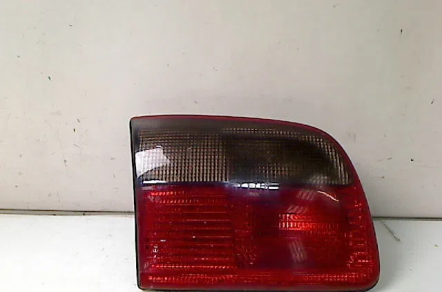 Feu arrière interieur gauche OPEL OMEGA I 1995 occasion