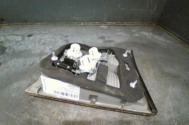 Feu arrière interieur gauche OPEL VECTRA 2004 occasion