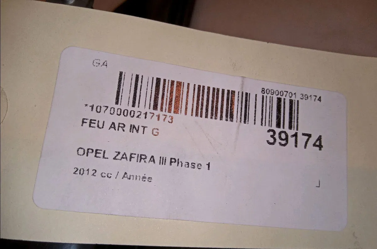 Feu arrière interieur gauche Opel ZAFIRA TOURER C (P12) 1.4 (75) (2011) occasion