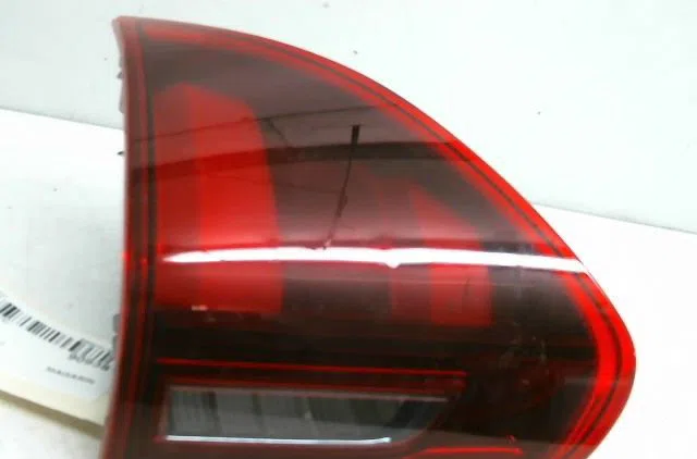 Feu arrière interieur gauche PEUGEOT 2008 1.2 PURETECH 110 S&S ALLURE occasion