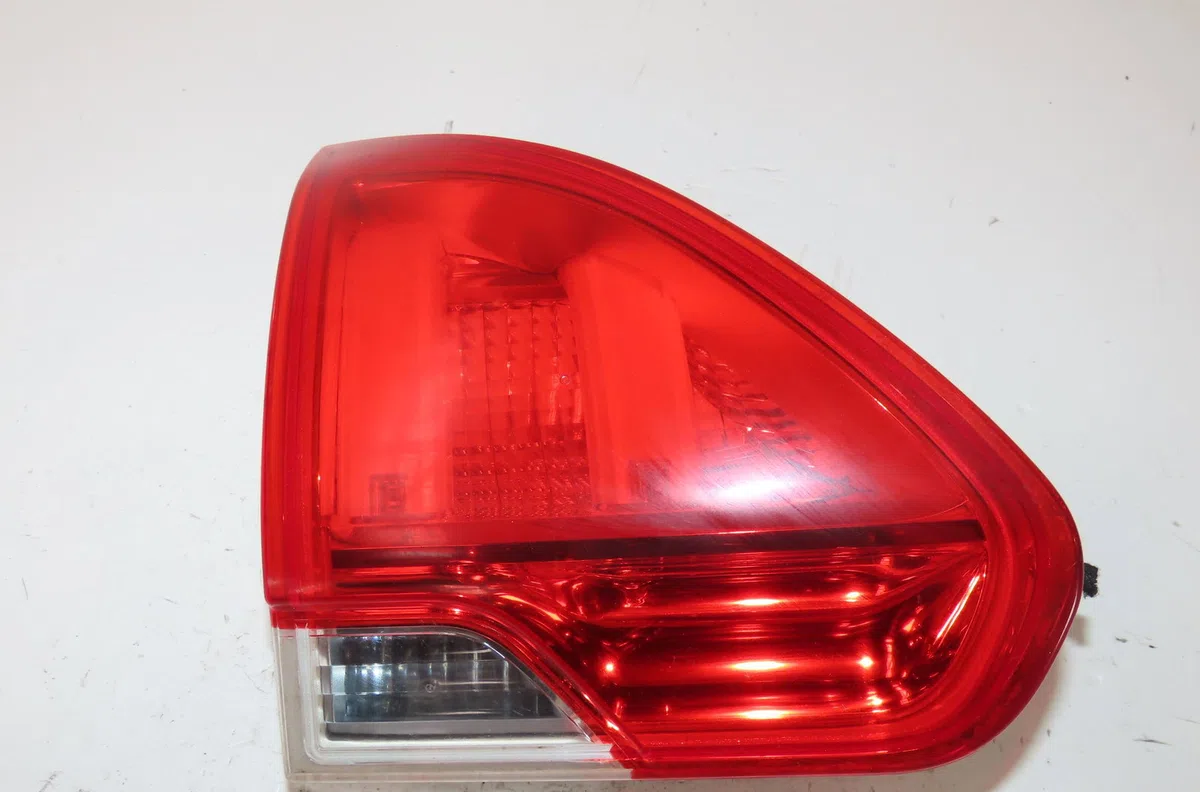Feu arrière interieur gauche Peugeot 2008 I (CU_) 1.2 thp 130 - puretech 130 (2015) occasion
