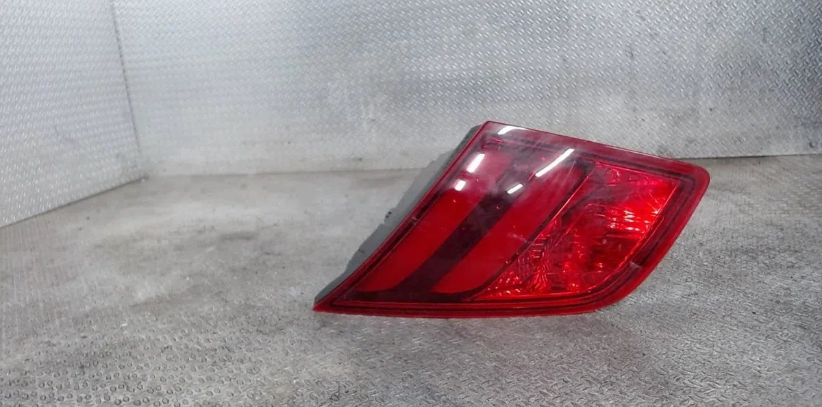Feu arrière interieur gauche PEUGEOT 308 2  308 2 PHASE 2 occasion