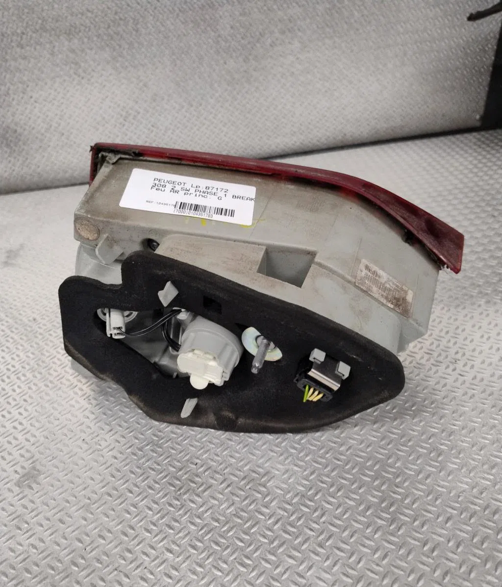 Feu arrière interieur gauche PEUGEOT 308 2 SW  308 2 SW PHASE 1 BREAK occasion