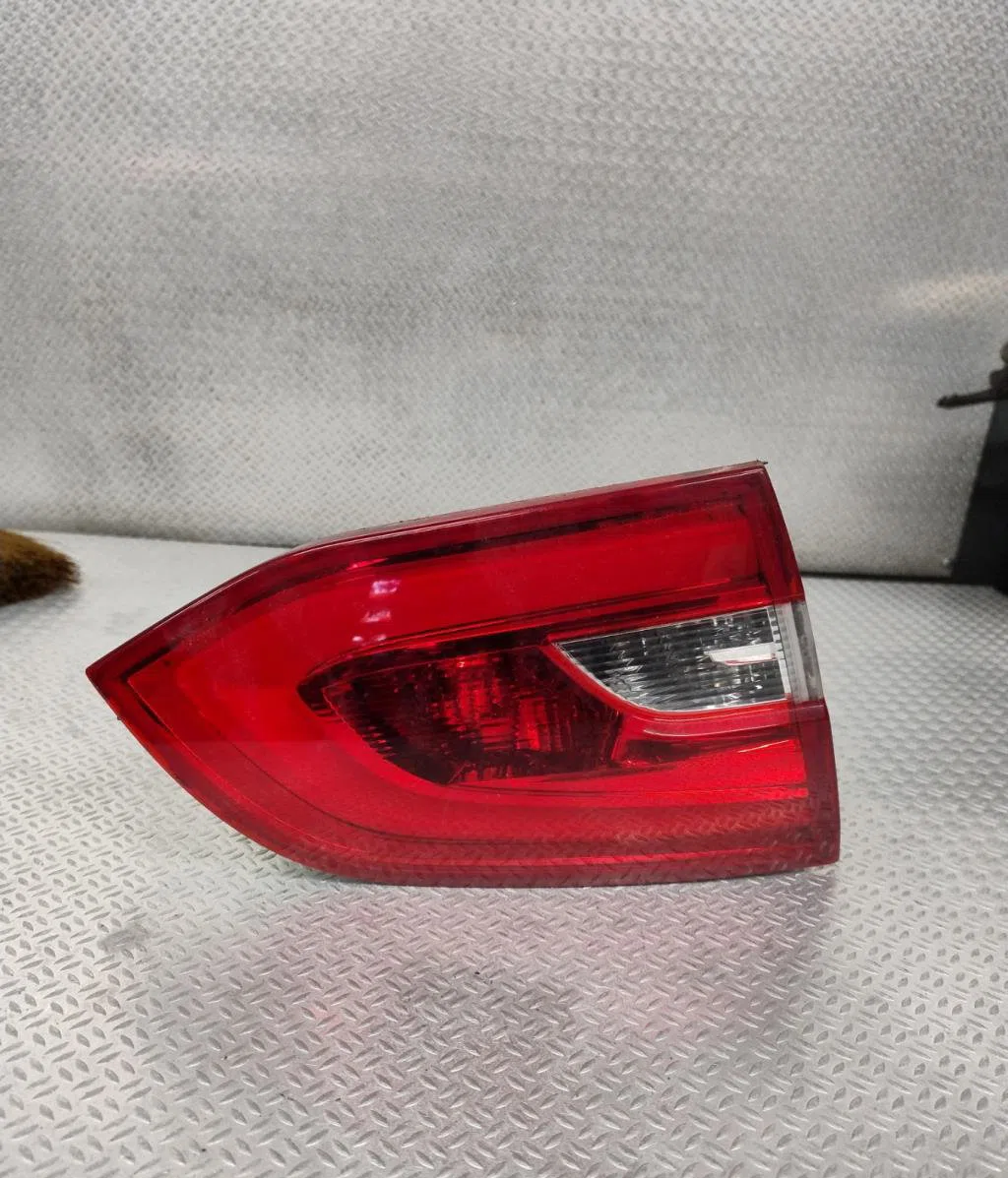Feu arrière interieur gauche PEUGEOT 308 2 SW  308 2 SW PHASE 1 BREAK occasion