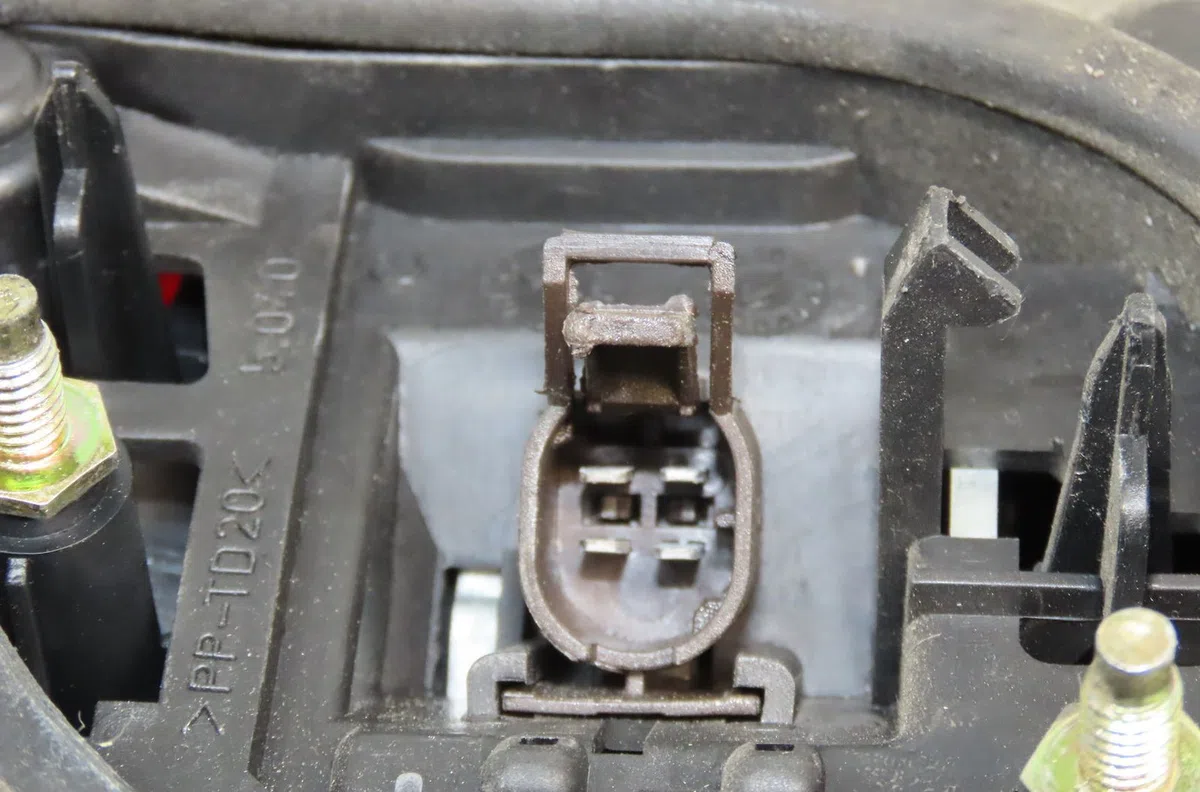 Feu arrière interieur gauche Peugeot 406 Break (8E-F) 2.0 hdi 90 (1999-2004) occasion