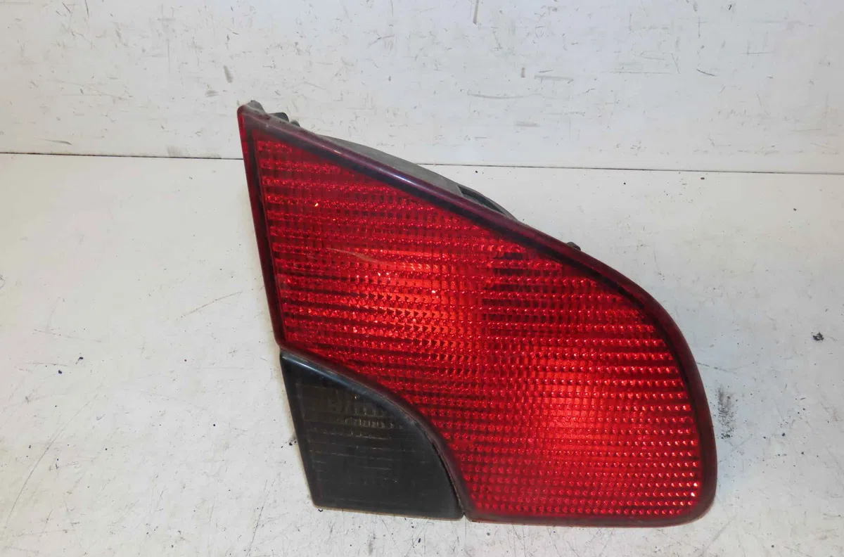 Feu arrière interieur gauche PEUGEOT 406 occasion