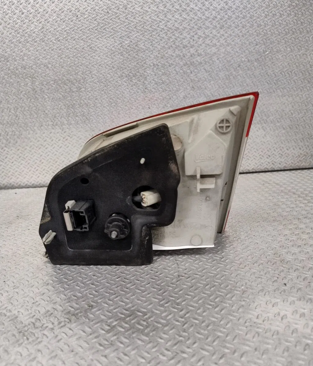 Feu arrière interieur gauche PEUGEOT 508 1 SW  508 1 SW PHASE 1 BREAK occasion