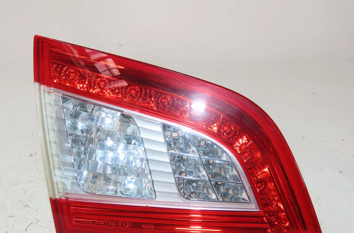 Feu arrière interieur gauche Peugeot 508 SW I (8E_) 2.0 hdi (2010-2018) occasion