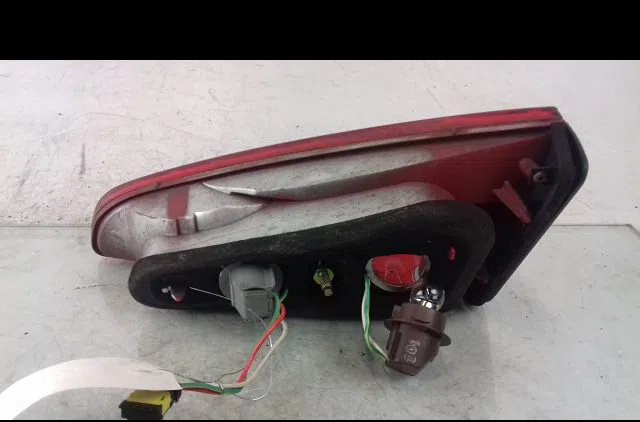 Feu arrière interieur gauche Peugeot 607 (9D, 9U) 2.2 hdi (2000-2006) occasion