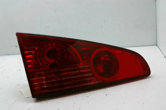 Feu arrière interieur gauche Peugeot 607 (9D, 9U) 3.0 v6 24v (2000-2004) occasion