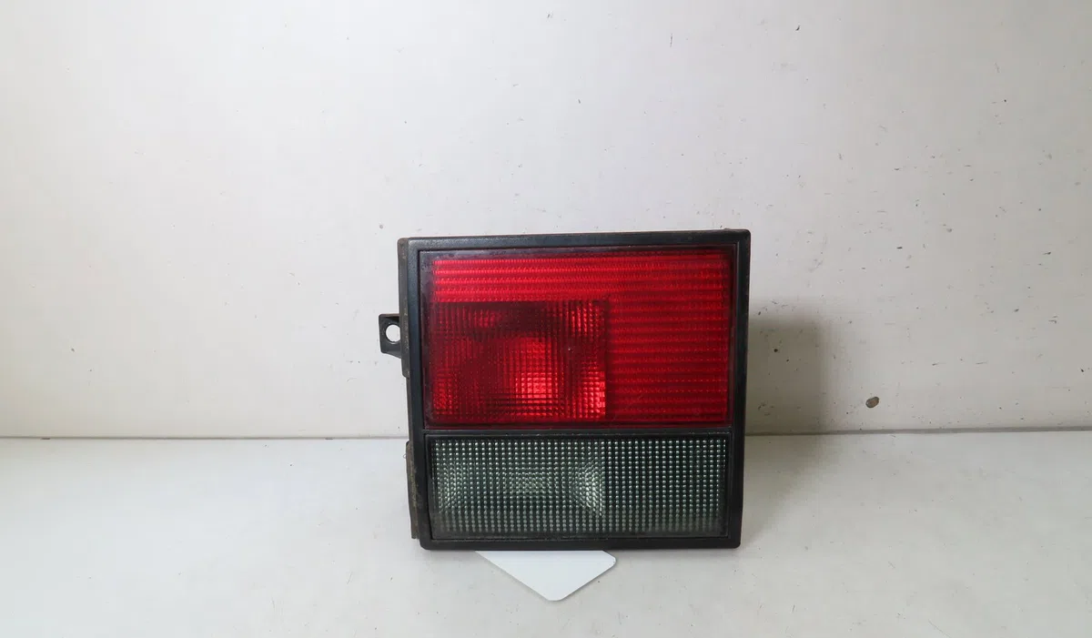 Feu arrière interieur gauche Renault 21 A trois volumes (L48_) 1.7 (l48e) (1989-1994) occasion
