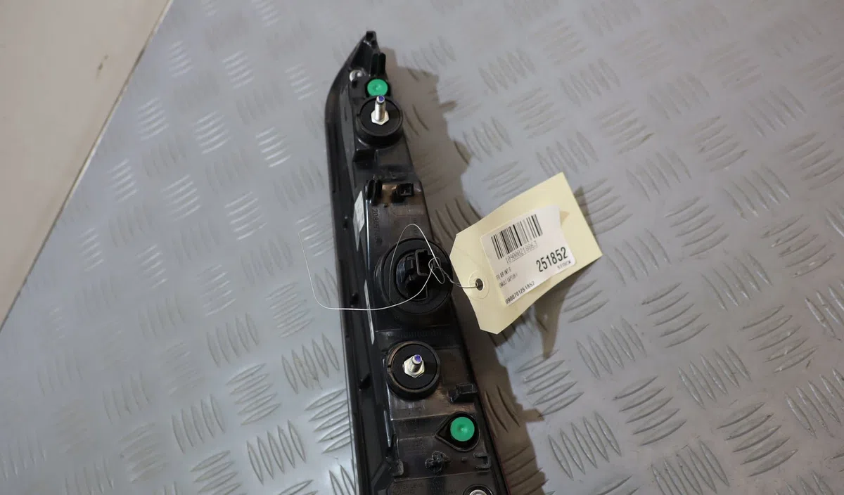 Feu arrière interieur gauche Renault CAPTUR II (HF_) Tce 100 (hfmt) (2020) occasion