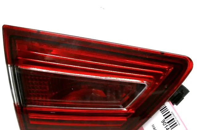 Feu arrière interieur gauche RENAULT CLIO 09 TCE - 90 INTENS occasion