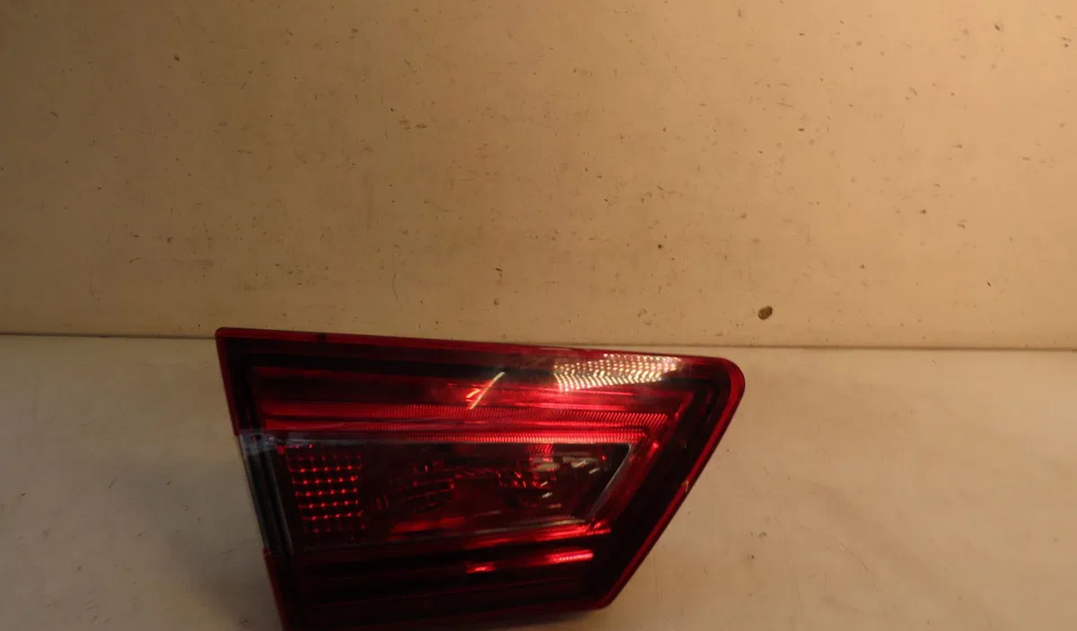 Feu arrière interieur gauche RENAULT CLIO 2015 occasion