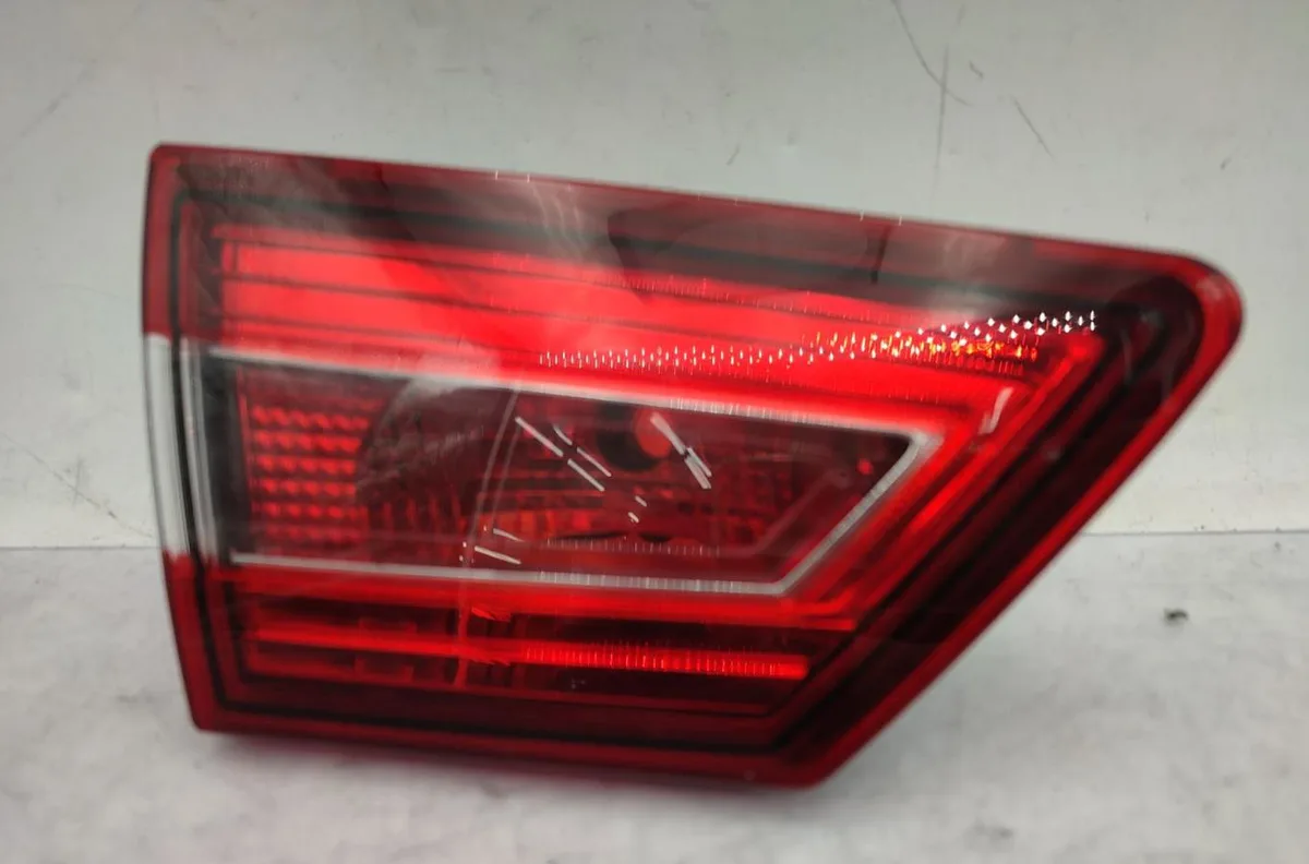 Feu arrière interieur gauche RENAULT CLIO 4 PHASE 1 occasion