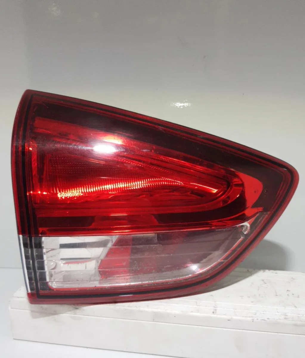 Feu arrière interieur gauche RENAULT CLIO 4 PHASE 2 BREAK occasion