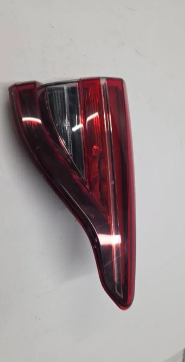 Feu arrière interieur gauche RENAULT CLIO 5 PHASE 1 occasion