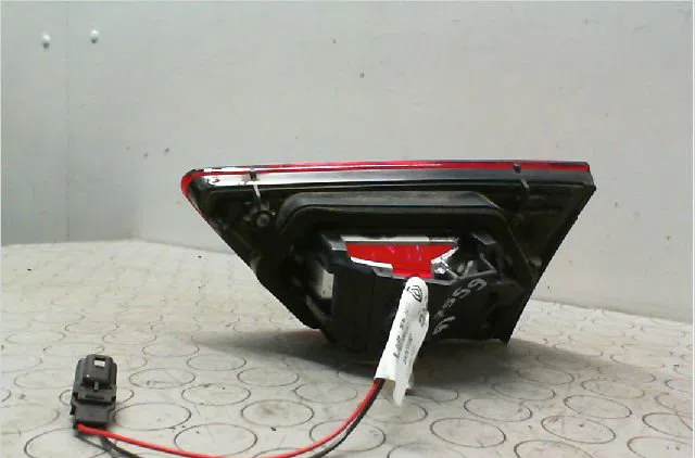 Feu arrière interieur gauche Renault CLIO IV (BH_) 1.2 16v (2012) occasion