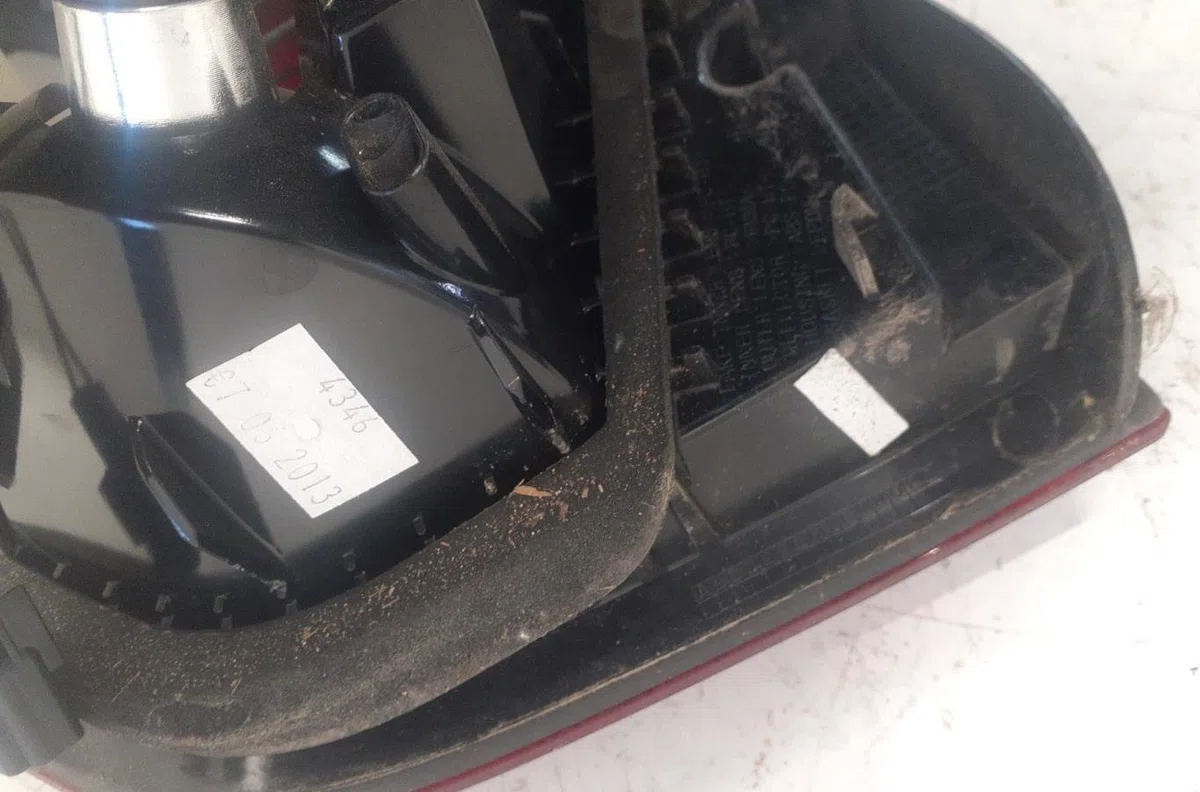 Feu arrière interieur gauche Renault CLIO IV Grandtour (KH_) 0.9 tce 90 (2013) occasion