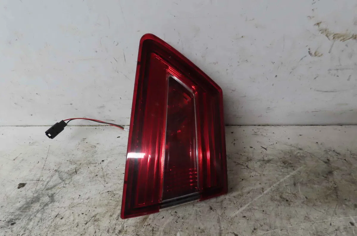 Feu arrière interieur gauche RENAULT CLIO IV occasion