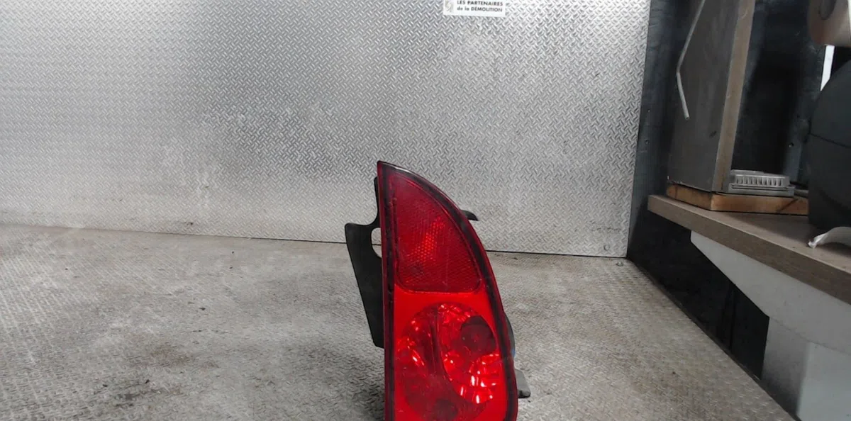 Feu arrière interieur gauche RENAULT ESPACE 4 PHASE 1 occasion